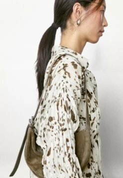 Massimo Dutti ANIMAL PRINT GARMENT WITH GATHERED DETAIL - Button-down Blouse - Beige 12 Massimo Dutti ANIMAL PRINT GARMENT WITH GATHERED DETAIL - Button-down Blouse - Beige -Massimo Dutti Shop ce2cd4cc5ee54e1c87db577f6d9456aa