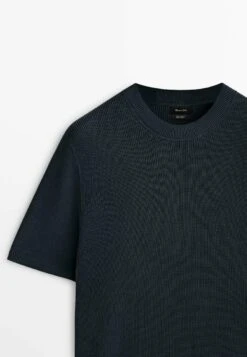 Massimo Dutti Vertical Textured Short Sleeve - Basic T-Shirt - Dark Blue 12 Massimo Dutti Vertical Textured Short Sleeve - Basic T-Shirt - Dark Blue -Massimo Dutti Shop d01a7229ebfb4430aceabc9ce5cb10ab