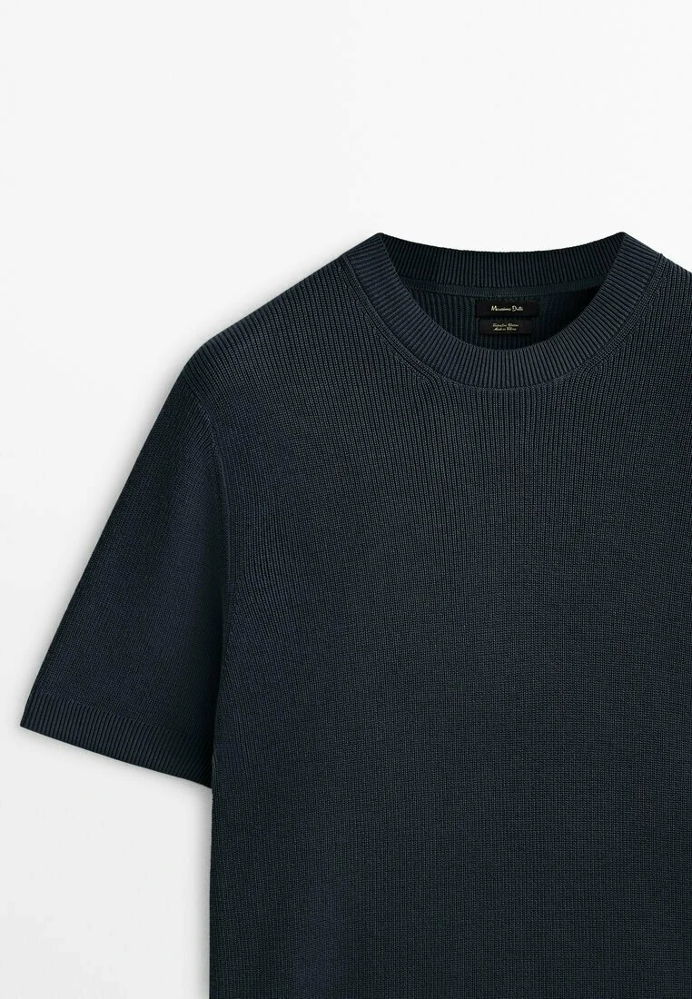 Massimo Dutti Vertical Textured Short Sleeve - Basic T-Shirt - Dark Blue 7 Massimo Dutti Vertical Textured Short Sleeve - Basic T-Shirt - Dark Blue - Image 5