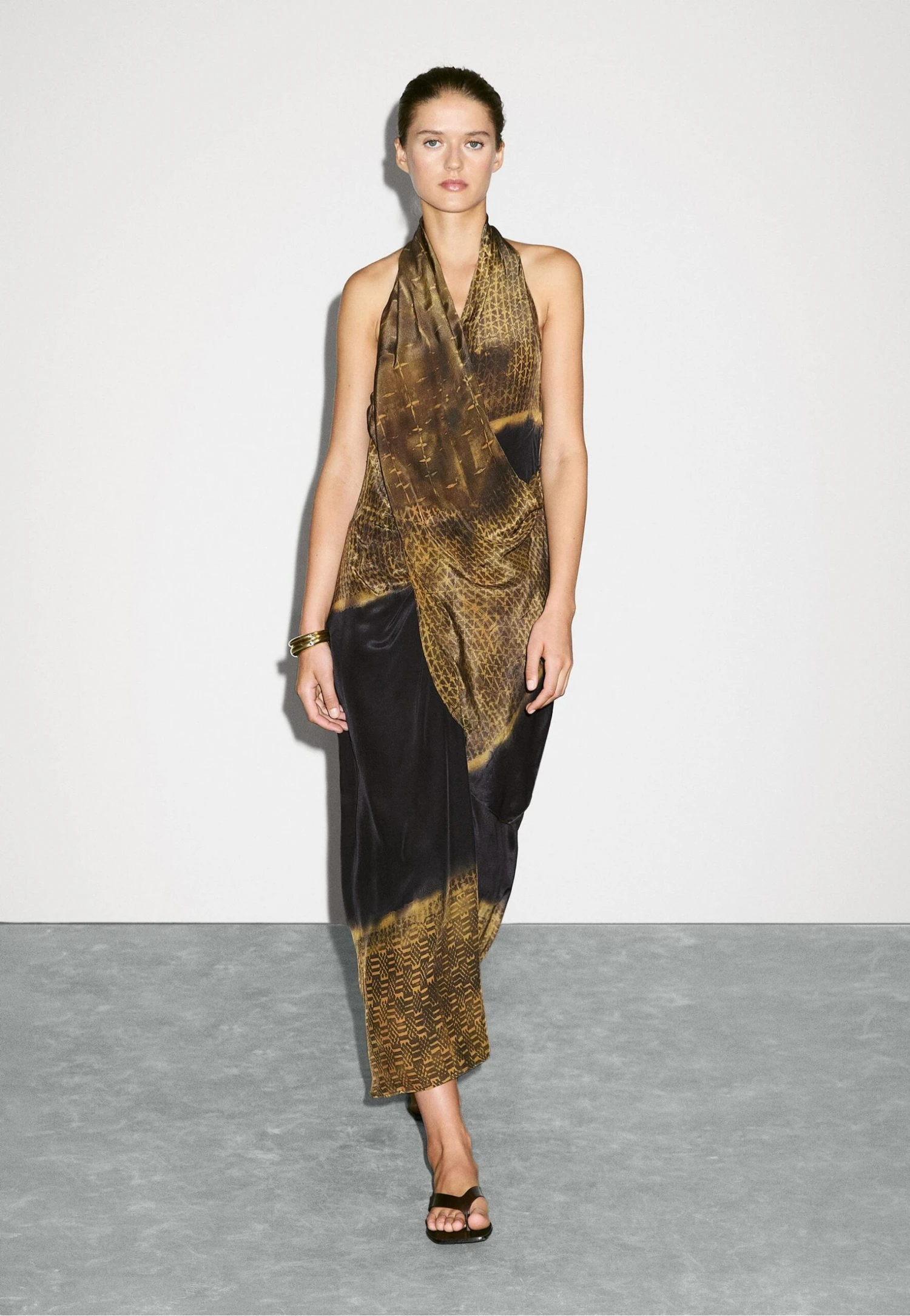 Massimo Dutti PRINTED HALTER-NECK MIDI - Maxi Dress - Mottled Green 3 Massimo Dutti PRINTED HALTER-NECK MIDI - Maxi Dress - Mottled Green