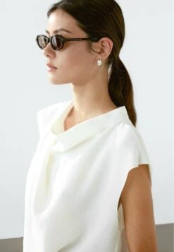 Massimo Dutti FLOWING GARMENT WITH DRAPED COLLAR - Blouse - White -Massimo Dutti Shop d1d06c0e96b44283b85355a4a6467903