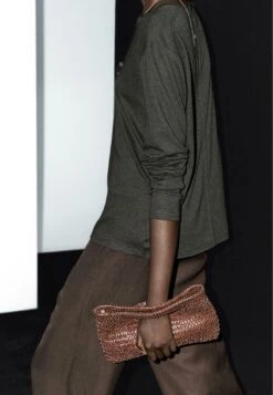 Massimo Dutti LONG SLEEVE WITH SEAM DETAIL - Long Sleeved Top - Grey -Massimo Dutti Shop d1e221bdd8d44fae961ce1e0e921324b