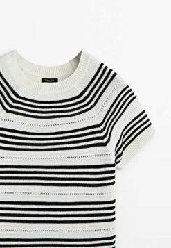 Massimo Dutti Textured Short Sleeve Striped - Print T-Shirt - Beige -Massimo Dutti Shop d267b8bd9c08495eba15cb4c2e1e1941