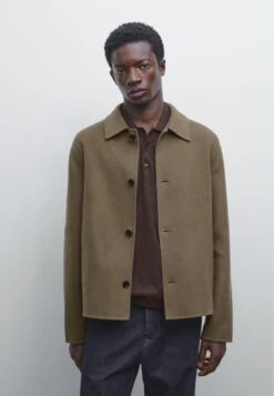 Massimo Dutti BUTTONED SHIRT COLLAR WITH SIDE POCKETS - Summer Jacket - Green