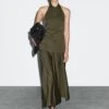 Massimo Dutti LONG HALTER NECK - Maxi Dress - Green 1 Massimo Dutti LONG HALTER NECK - Maxi Dress - Green -Massimo Dutti Shop d41d9434b3b240dd847b990b70064976