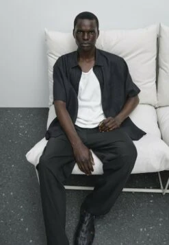 Massimo Dutti REGULAR FIT SHORT SLEEVE - Shirt - Dark Blue 18 Massimo Dutti REGULAR FIT SHORT SLEEVE - Shirt - Dark Blue -Massimo Dutti Shop d4fe3fc54b414999aae0611a2eda2adb