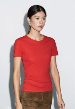 Massimo Dutti TEXTURED CREPE-EFFECT WITH CREW NECK - Basic T-shirt - Red