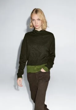 Massimo Dutti SHORT KNIT SWEATER - Jumper - Dark Green -Massimo Dutti Shop d64f99f3113f450aa7df60f8af54148c