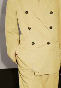 Massimo Dutti DOUBLE-BREASTED WITH FLAP POCKETS - Blazer - Mustard Yellow -Massimo Dutti Shop d67de0d28510433bbdd41e65b2909d75