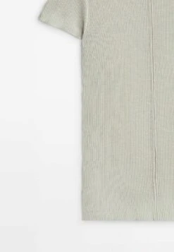 Massimo Dutti Shiny With Central Seam - Basic T-Shirt - Beige -Massimo Dutti Shop d718a5caf06748c6bf91ce4bc0c686d6