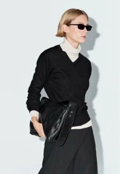 Massimo Dutti V-NECK - Jumper - Black -Massimo Dutti Shop d7651518dab744b59228ebcf12f3b29e