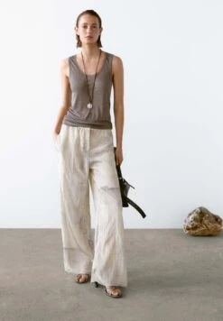 Massimo Dutti ROUND NECK WITH SEAM DETAILS - Top - Brown