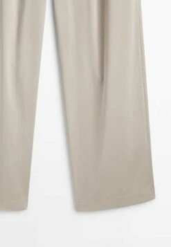 Massimo Dutti Wide-Leg Darted - Trousers 14 Massimo Dutti Wide-Leg Darted - Trousers -Massimo Dutti Shop d7ded0053f144b6dbac5b5e83f352c3b