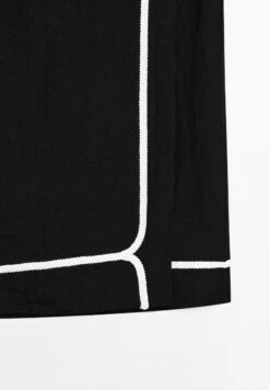 Massimo Dutti MIDI WITH CONTRAST EMBROIDERY - Wrap Skirt - Black -Massimo Dutti Shop d7ebdd3470934079bd00721e131f1650