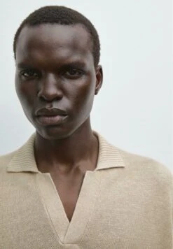 Massimo Dutti V-NECK SHORT SLEEVE - Polo Shirt - Beige -Massimo Dutti Shop d88c916f3cd54966839ebbb4d7fad5a3