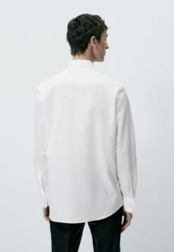 Massimo Dutti Regular Fit Textured With Double Cuffs- Formal Shirt - White -Massimo Dutti Shop d8a52dc8d64646eeb9476fe1dea67211