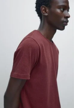 Massimo Dutti LIGHTWEIGHT SHORT SLEEVE MELANGE - Basic T-shirt - Red -Massimo Dutti Shop d95af28f132a40d682ee1f933af8509a