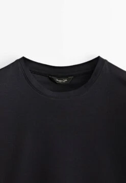 Massimo Dutti KurzärmeligesAus Reiner- Basic T-Shirt - Dark Blue Denim -Massimo Dutti Shop d9b8827db3c64267bbc0f50996fae8b9