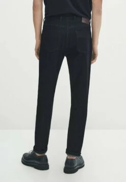 Massimo Dutti Voluminous Darted - Jeans Tapered Fit - Dark Blue -Massimo Dutti Shop dab9b30bf8d846f29310e94c73e87895