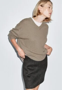 Massimo Dutti SHORT WITH ZIP FASTENING - Mini Skirt - Grey -Massimo Dutti Shop dbe5c8e961ff439a8c2fb8c888d1c640