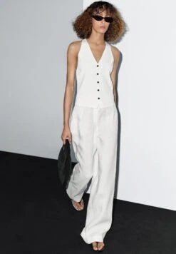 Massimo Dutti CONTRAST BUTTONS - Waistcoat - White -Massimo Dutti Shop dc8cecb894db443480c224b554962ffc