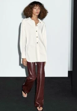 Massimo Dutti GARMENT WITH GOLDEN BUTTONS - Button-down Blouse - White -Massimo Dutti Shop dd0a4c1fc6a84d14bd15d321e57a41f7