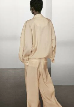 Massimo Dutti DARTED PALAZZO - Trousers - Beige -Massimo Dutti Shop dd5872eaacd846db800d8bb5d8f592e3