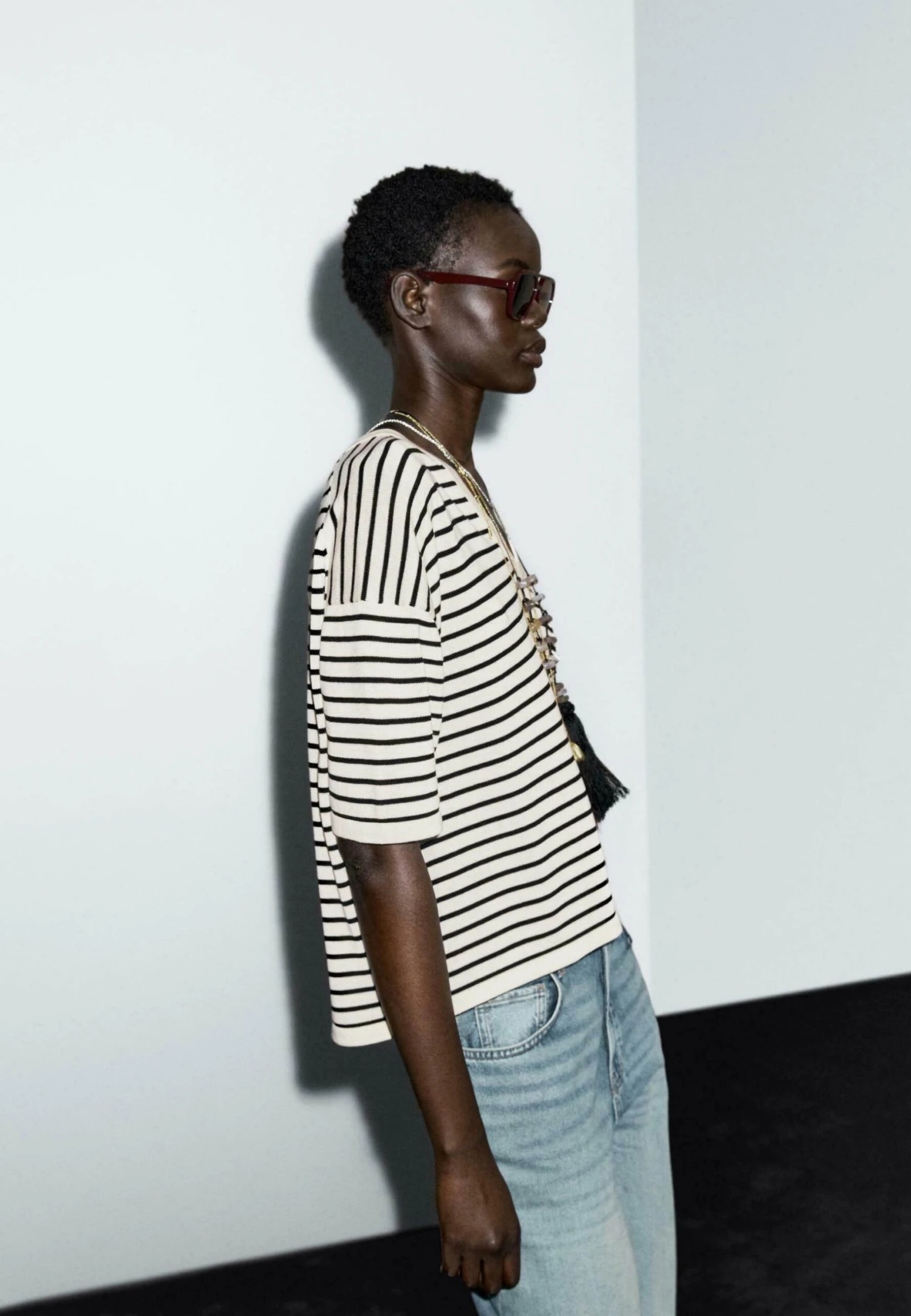 Massimo Dutti STRIPED V-NECK - Print T-shirt - Dark Blue 5 Massimo Dutti STRIPED V-NECK - Print T-shirt - Dark Blue - Image 3