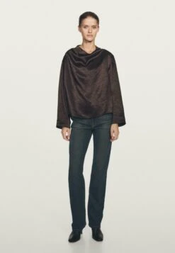 Massimo Dutti HIGH-WAIST - Straight Leg Jeans - Blue Denim 15 Massimo Dutti HIGH-WAIST - Straight Leg Jeans - Blue Denim -Massimo Dutti Shop dd8e87c952054e83b5baee72ebbf7535