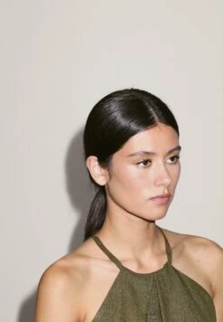 Massimo Dutti CROSSOVER HALTER TOP - Top - Mottled Dark Green -Massimo Dutti Shop de32535b6f0b486cb3405a1c052aabc3