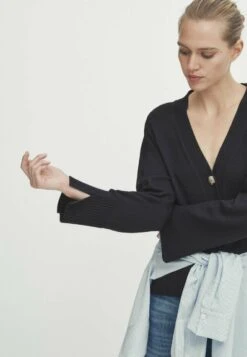 Massimo Dutti V-Neck With Buttons - Cardigan - Dark Blue -Massimo Dutti Shop de397c2a322e47a19f3059ecd20e0745