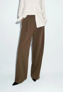 Massimo Dutti DARTED WIDE-LEG - Trousers - Dark Brown