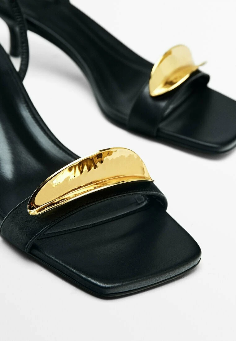 Massimo Dutti With Metal Appliqué - Studio- Sandals - Black 5 Massimo Dutti With Metal Appliqué - Studio- Sandals - Black - Image 3