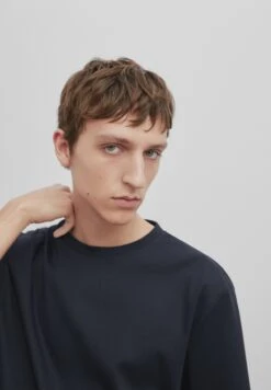 Massimo Dutti Studio -Short Sleeve - Basic T-Shirt - Dark Blue 17 Massimo Dutti Studio -Short Sleeve - Basic T-Shirt - Dark Blue -Massimo Dutti Shop e162233bea274381a6ac449836ecd844