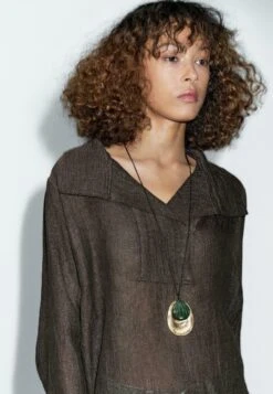 Massimo Dutti GARMENT WITH CHEST DETAIL - Blouse - Dark Brown 15 Massimo Dutti GARMENT WITH CHEST DETAIL - Blouse - Dark Brown -Massimo Dutti Shop e1fdef98182c4119adab6657397c3f57