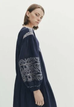 Massimo Dutti Blend Midi With Embroidery Detail - Day Dress - Dark Blue -Massimo Dutti Shop e2614bdd279742fa9efe317a4ba9600e