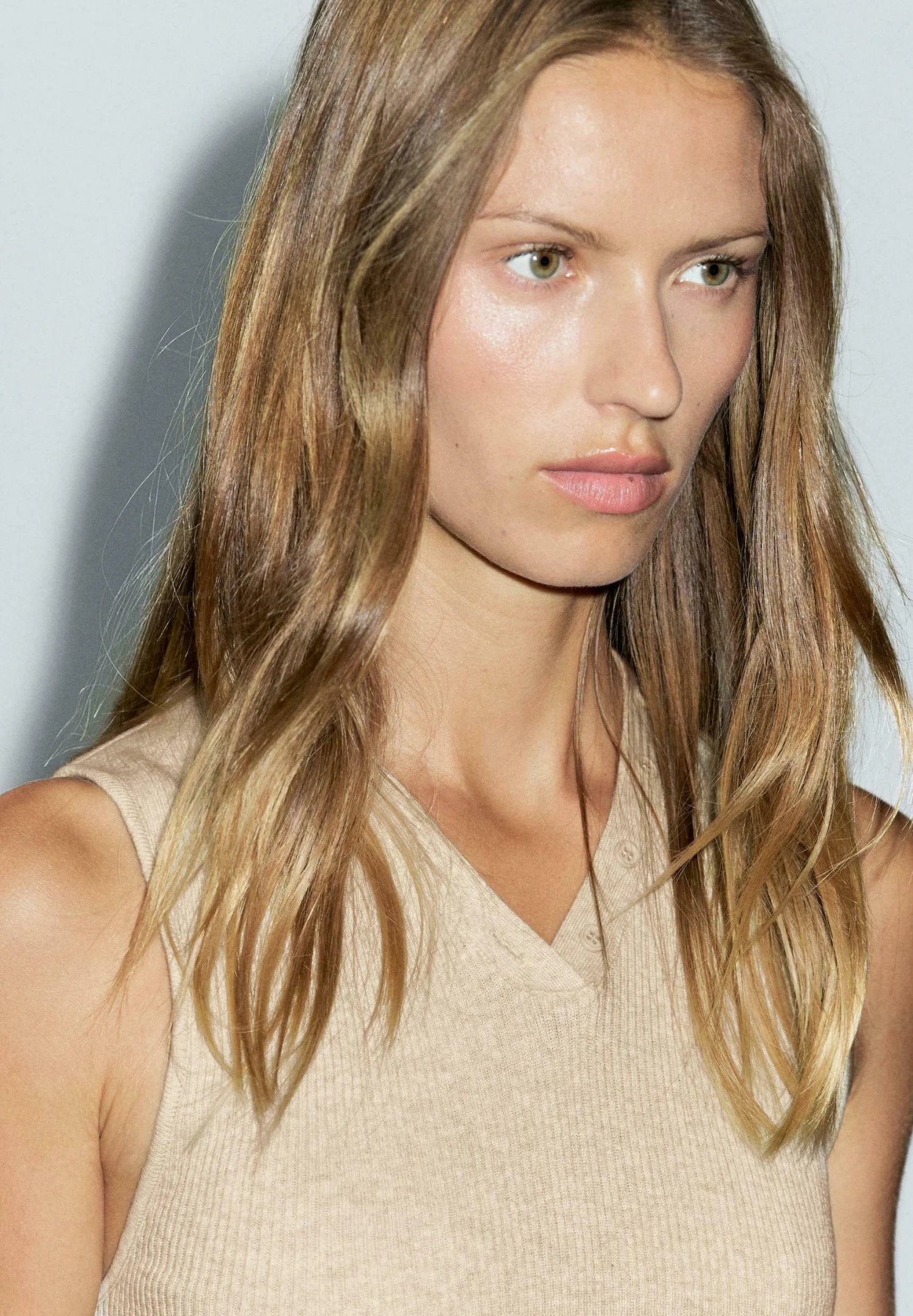 Massimo Dutti V-NECK RIBBED WITH COLLAR DETAIL - Top - Beige 7 Massimo Dutti V-NECK RIBBED WITH COLLAR DETAIL - Top - Beige - Image 5