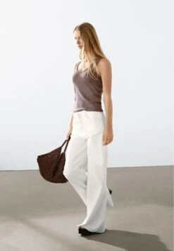 Massimo Dutti RIBBED STRAPPY SLEEVELESS - Top - Brown -Massimo Dutti Shop e282223098454466bd8b9baa3e3b843b