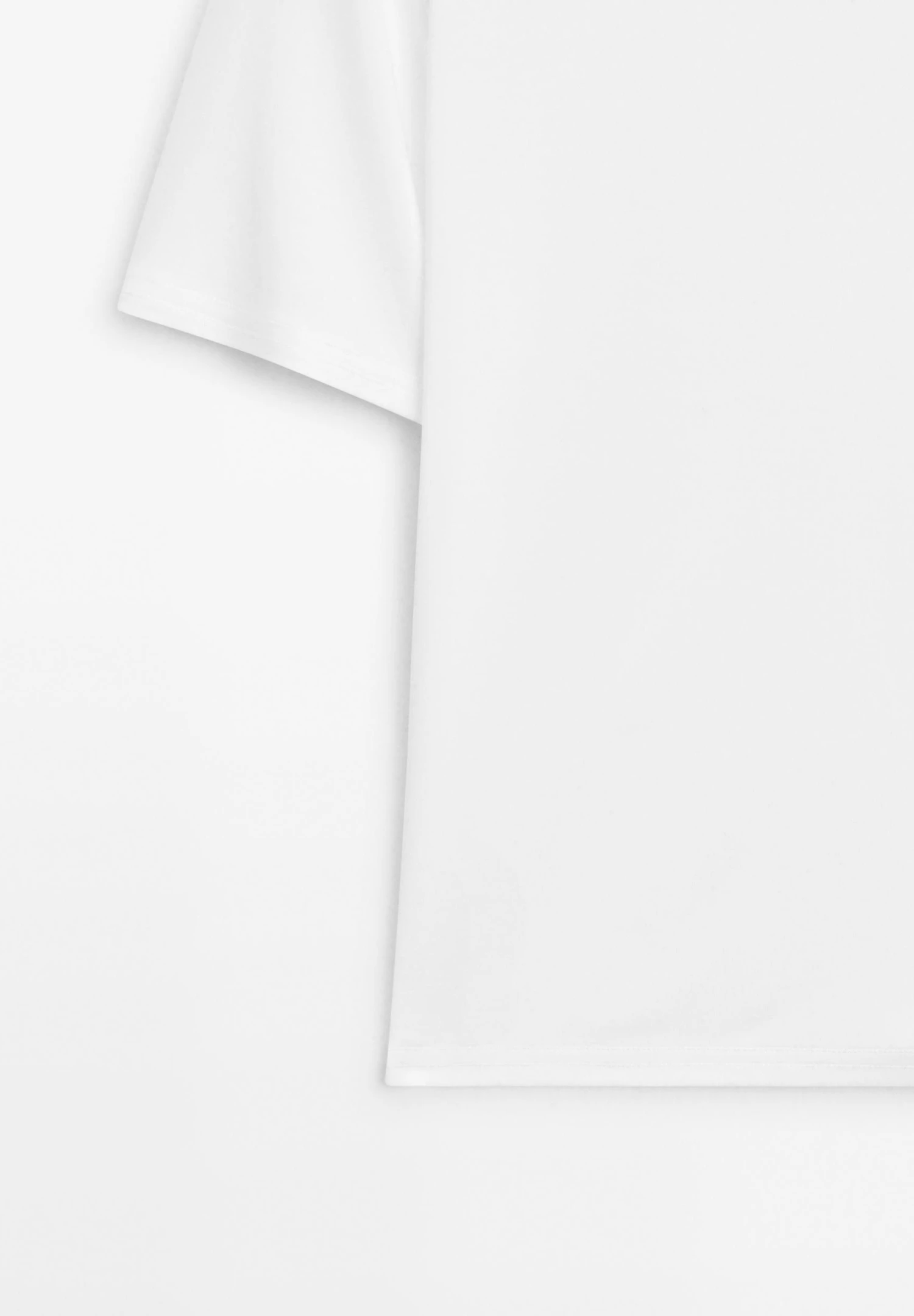 Massimo Dutti SHORT-SLEEVE WITH BACK SEAM DETAIL - Basic T-shirt - White 9 Massimo Dutti SHORT-SLEEVE WITH BACK SEAM DETAIL - Basic T-shirt - White - Image 7