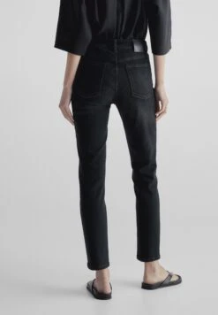 Massimo Dutti Mid-Waist - Slim Fit Jeans - Black -Massimo Dutti Shop e475e7b32e5d453d933bc0081a6d1f00