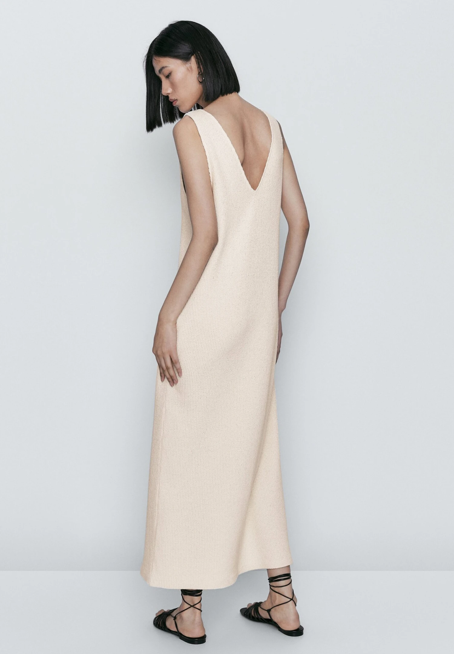 Massimo Dutti Textured V Neck With Slit - Jumper Dress 4 Massimo Dutti Textured V Neck With Slit - Jumper Dress - Image 2