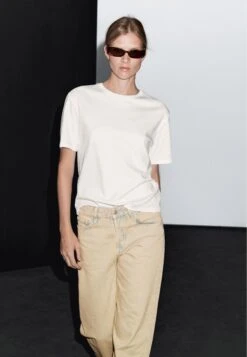 Massimo Dutti MID-RISE WIDE-LEG - Loose Jeans - Beige 14 Massimo Dutti MID-RISE WIDE-LEG - Loose Jeans - Beige -Massimo Dutti Shop e5549755ec0c4c4583bd94572b1cf887