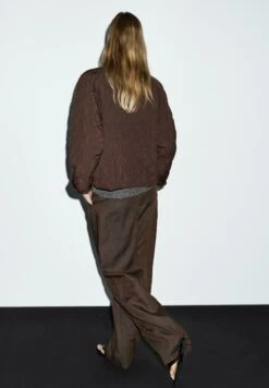 Massimo Dutti SHORT LIGHTWEIGHT WITH CORDUROY DETAIL - Light Jacket - Bordeaux 16 Massimo Dutti SHORT LIGHTWEIGHT WITH CORDUROY DETAIL - Light Jacket - Bordeaux -Massimo Dutti Shop e58d3c5a57f241f981ea8eedb6c09b46