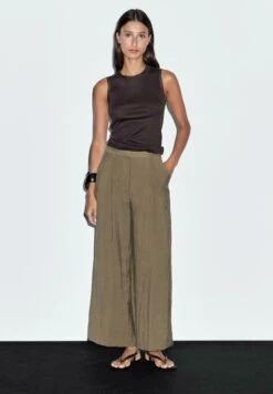 Massimo Dutti SLEEVELESS WITH DOUBLE PIPING - Basic T-shirt - Mottled Dark Brown