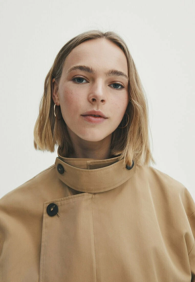 Massimo Dutti Cropped With Contrast Detail - Summer Jacket 5 Massimo Dutti Cropped With Contrast Detail - Summer Jacket - Image 3