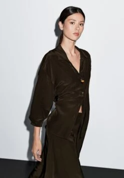 Massimo Dutti FLOWING LIGHTWEIGHT - Button-down Blouse - Dark Brown -Massimo Dutti Shop e5e11bc6c0194b1196c89e87798572b5