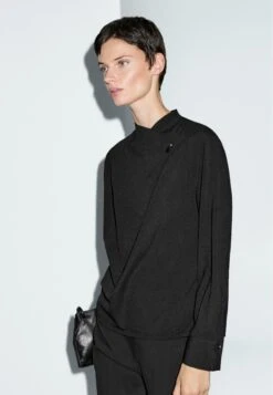 Massimo Dutti WITH CROSSOVER DETAIL AND BUTTON - Blouse - Black