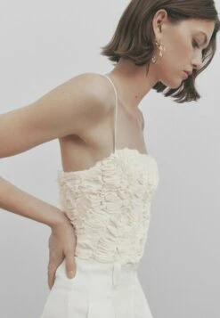Massimo Dutti Studio Bouclé Strappy Crop - Top - Beige 17 Massimo Dutti Studio Bouclé Strappy Crop - Top - Beige -Massimo Dutti Shop e6f821c1bc514827a02033bb43275a5a