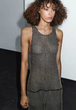 Massimo Dutti LONG PLEATED WITH CREW NECK - Maxi Dress - Black -Massimo Dutti Shop e71d4e05050a4d01832d0fb1127db094