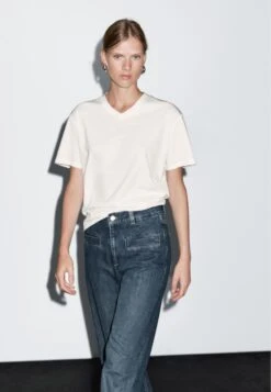 Massimo Dutti HIGH-WAIST WIDE-LEG WITH POCKETS - Wide Leg - Blue 20 Massimo Dutti HIGH-WAIST WIDE-LEG WITH POCKETS - Wide Leg - Blue -Massimo Dutti Shop e71f5e6ccbf64908baae99062bd467ab